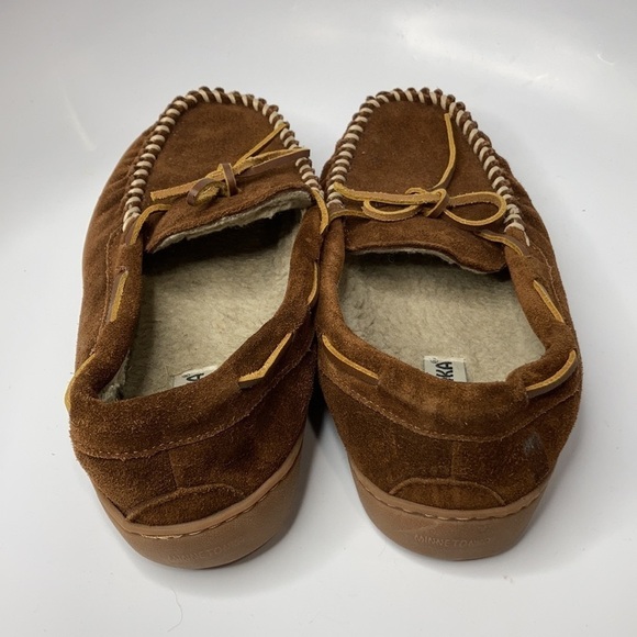 Minnetonka lined‎ leather slippers size 9 men’s main image 5